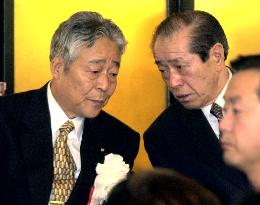 LDP's Nonaka, Aoki discuss ways to deal with Kato